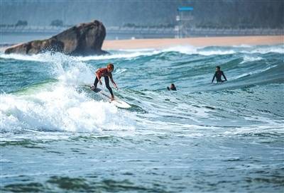 冲浪万宁（侨乡新貌）