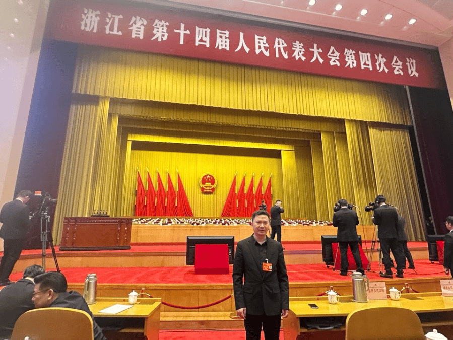 麻将糊了模拟器-【代表风采】省人大代表丁振干：细化分级诊疗制度